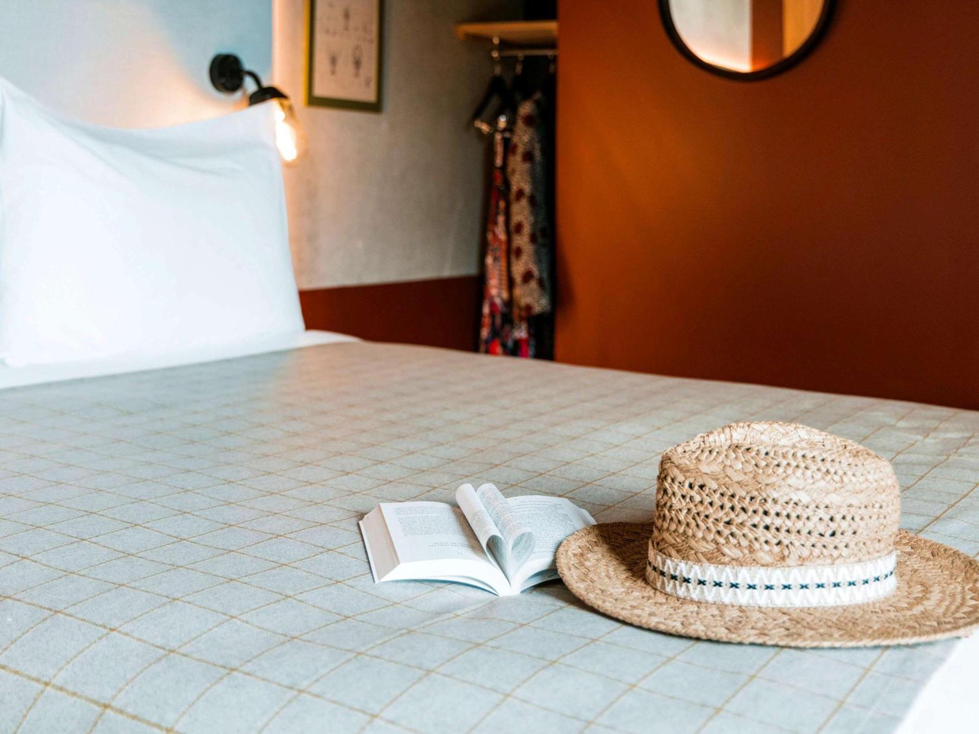 Greet Hotel La Rochelle Centre ภายนอก รูปภาพ